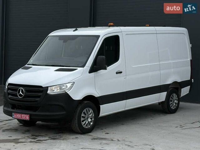Білий Мерседес Sprinter, об'ємом двигуна 2.2 л та пробігом 64 тис. км за 29999 $, фото 1 на Automoto.ua