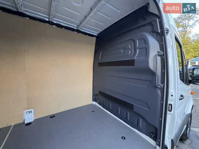 Белый Мерседес Sprinter, объемом двигателя 0 л и пробегом 1 тыс. км за 26999 $, фото 33 на Automoto.ua