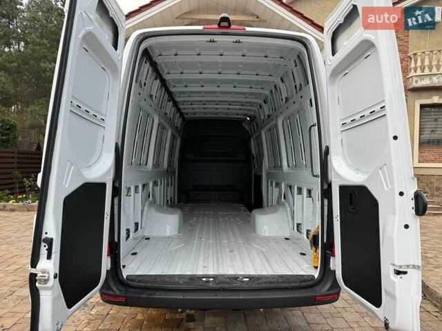 Белый Мерседес Sprinter, объемом двигателя 1.95 л и пробегом 20 тыс. км за 61684 $, фото 4 на Automoto.ua