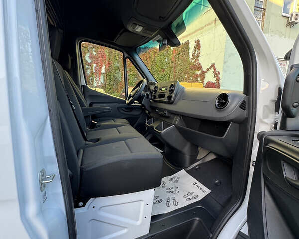 Белый Мерседес Sprinter, объемом двигателя 0 л и пробегом 1 тыс. км за 26999 $, фото 22 на Automoto.ua