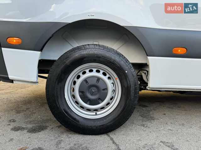Белый Мерседес Sprinter, объемом двигателя 0 л и пробегом 1 тыс. км за 26999 $, фото 44 на Automoto.ua