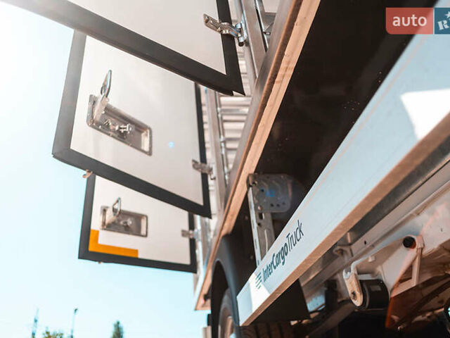 Білий Мерседес Sprinter, об'ємом двигуна 0 л та пробігом 1000 тис. км за 56286 $, фото 3 на Automoto.ua