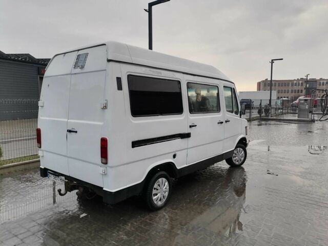 Білий Мерседес Sprinter, об'ємом двигуна 2.3 л та пробігом 559 тис. км за 2850 $, фото 20 на Automoto.ua