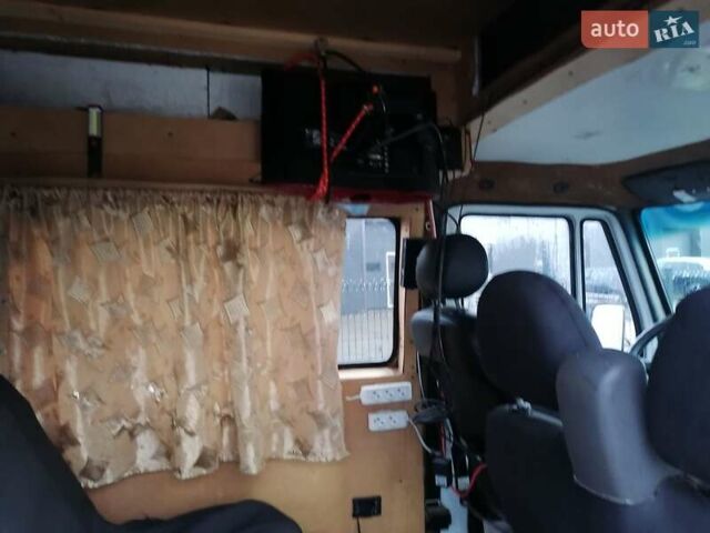 Белый Мерседес Sprinter, объемом двигателя 2.3 л и пробегом 559 тыс. км за 2850 $, фото 13 на Automoto.ua