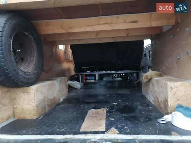 Белый Мерседес Sprinter, объемом двигателя 2.3 л и пробегом 559 тыс. км за 2850 $, фото 25 на Automoto.ua