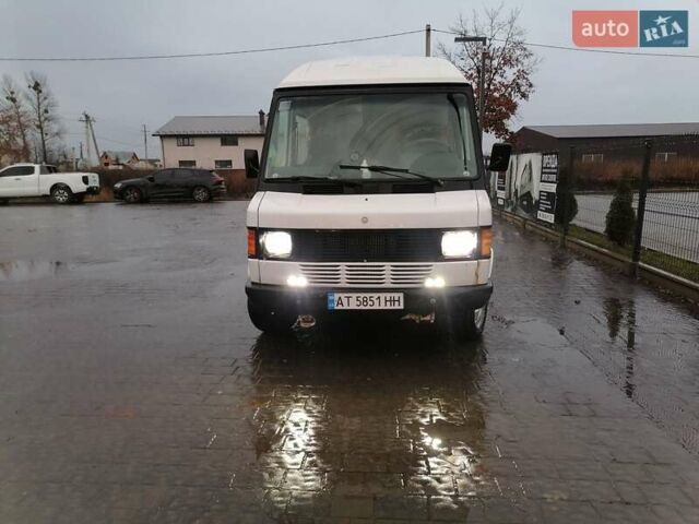 Белый Мерседес Sprinter, объемом двигателя 2.3 л и пробегом 559 тыс. км за 2850 $, фото 7 на Automoto.ua