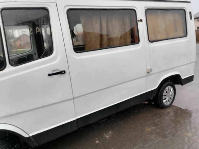 Білий Мерседес Sprinter, об'ємом двигуна 2.3 л та пробігом 559 тис. км за 2850 $, фото 23 на Automoto.ua