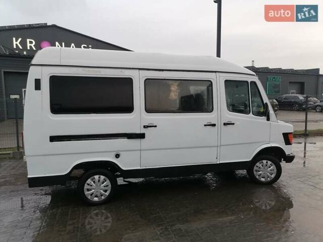 Белый Мерседес Sprinter, объемом двигателя 2.3 л и пробегом 559 тыс. км за 2850 $, фото 5 на Automoto.ua