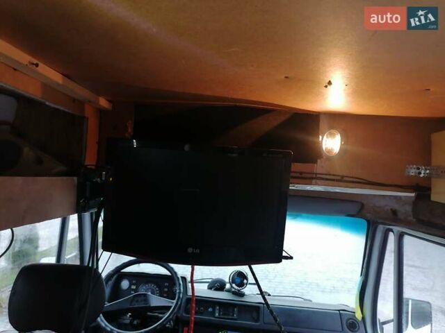 Белый Мерседес Sprinter, объемом двигателя 2.3 л и пробегом 559 тыс. км за 2850 $, фото 19 на Automoto.ua