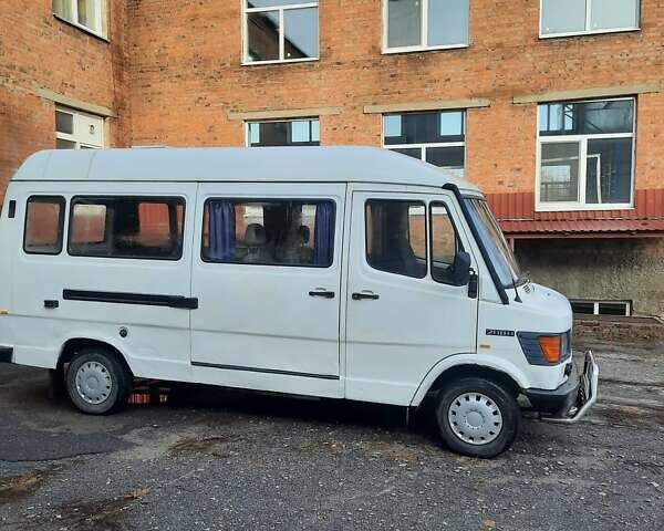 Білий Мерседес Sprinter, об'ємом двигуна 2.3 л та пробігом 500 тис. км за 2000 $, фото 7 на Automoto.ua