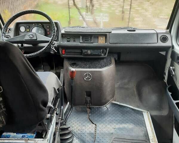 Білий Мерседес Sprinter, об'ємом двигуна 2.3 л та пробігом 500 тис. км за 2000 $, фото 4 на Automoto.ua