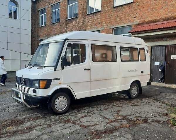 Білий Мерседес Sprinter, об'ємом двигуна 2.3 л та пробігом 500 тис. км за 2000 $, фото 8 на Automoto.ua