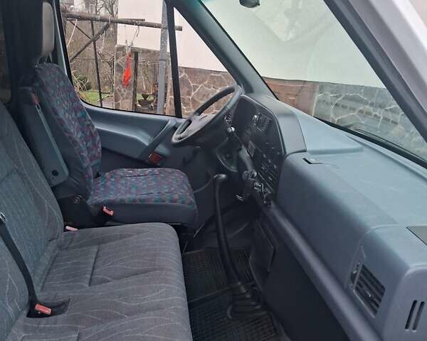 Белый Мерседес Sprinter, объемом двигателя 2.9 л и пробегом 445 тыс. км за 6800 $, фото 14 на Automoto.ua
