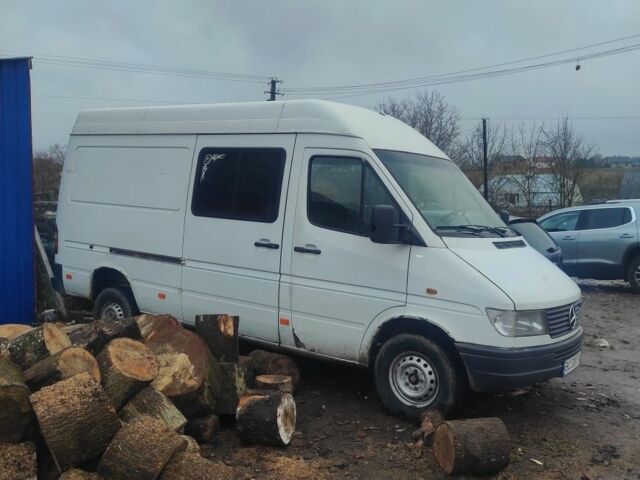 Белый Мерседес Sprinter, объемом двигателя 2.9 л и пробегом 123 тыс. км за 3500 $, фото 2 на Automoto.ua
