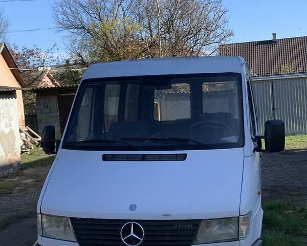 Білий Мерседес Sprinter, об'ємом двигуна 2.2 л та пробігом 540 тис. км за 3500 $, фото 1 на Automoto.ua