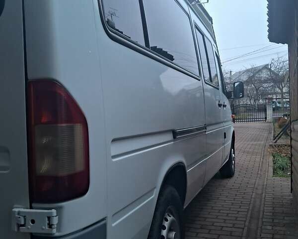 Белый Мерседес Sprinter, объемом двигателя 2.9 л и пробегом 445 тыс. км за 6800 $, фото 10 на Automoto.ua