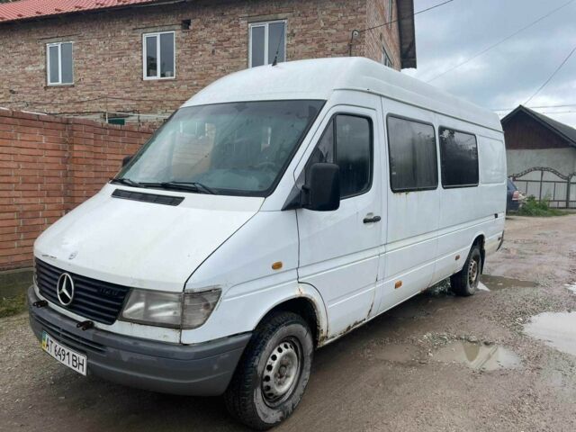 Белый Мерседес Sprinter, объемом двигателя 2.9 л и пробегом 300 тыс. км за 4315 $, фото 1 на Automoto.ua