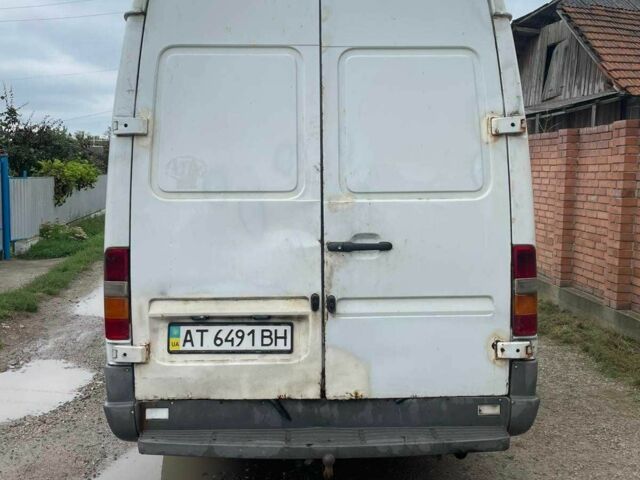 Белый Мерседес Sprinter, объемом двигателя 2.9 л и пробегом 300 тыс. км за 4315 $, фото 9 на Automoto.ua