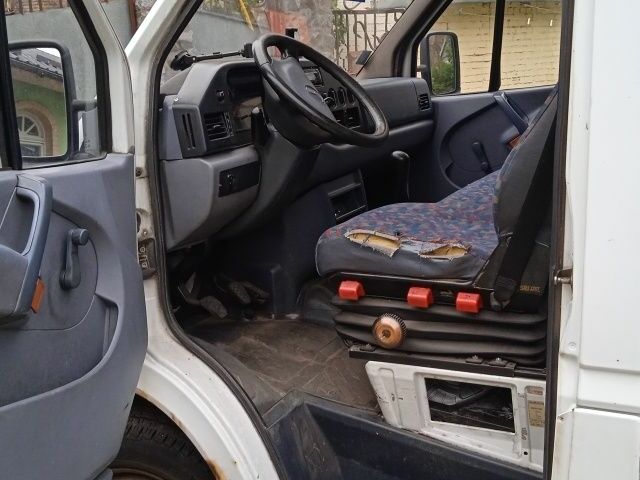 Белый Мерседес Sprinter, объемом двигателя 2.3 л и пробегом 450 тыс. км за 3600 $, фото 4 на Automoto.ua