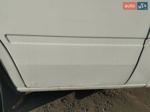 Белый Мерседес Sprinter, объемом двигателя 2.9 л и пробегом 100 тыс. км за 6500 $, фото 13 на Automoto.ua