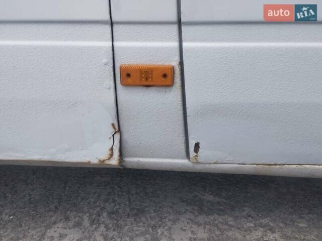 Белый Мерседес Sprinter, объемом двигателя 2.9 л и пробегом 100 тыс. км за 6500 $, фото 6 на Automoto.ua