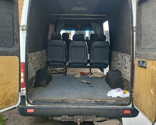 Белый Мерседес Sprinter, объемом двигателя 2.87 л и пробегом 900 тыс. км за 6000 $, фото 11 на Automoto.ua