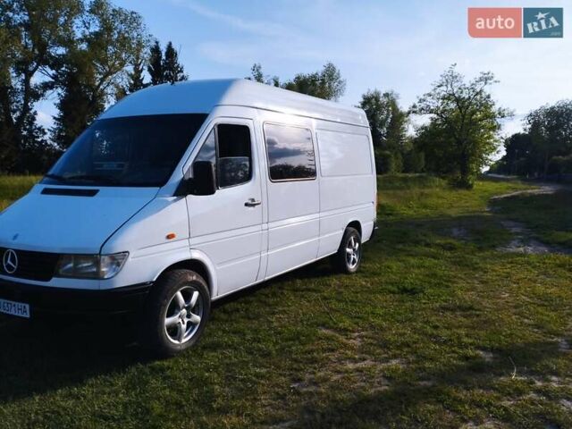 Белый Мерседес Sprinter, объемом двигателя 2.87 л и пробегом 900 тыс. км за 6000 $, фото 3 на Automoto.ua