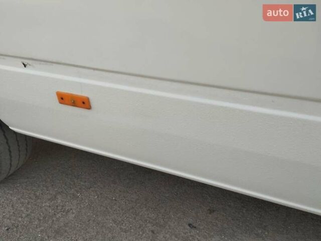 Белый Мерседес Sprinter, объемом двигателя 2.9 л и пробегом 100 тыс. км за 6500 $, фото 12 на Automoto.ua