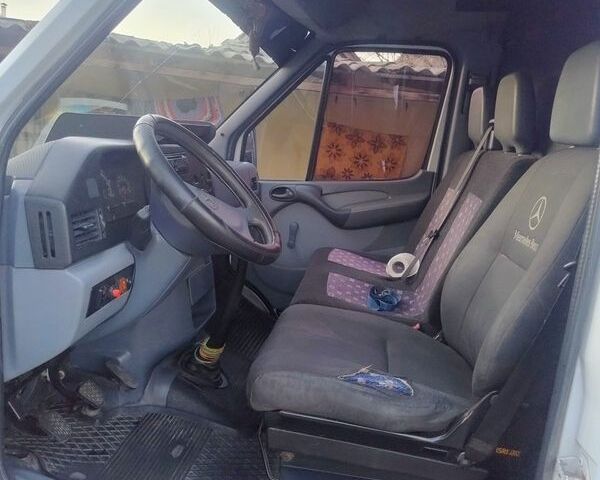 Белый Мерседес Sprinter, объемом двигателя 2.87 л и пробегом 700 тыс. км за 5600 $, фото 17 на Automoto.ua