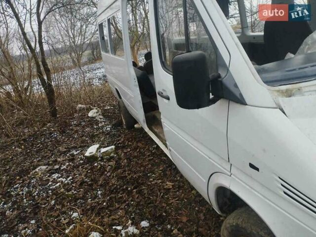 Белый Мерседес Sprinter, объемом двигателя 2.9 л и пробегом 100 тыс. км за 1000 $, фото 2 на Automoto.ua