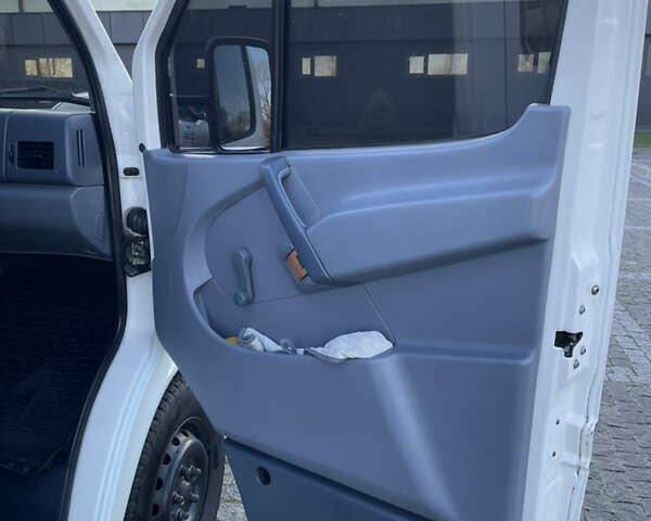 Білий Мерседес Sprinter, об'ємом двигуна 2.87 л та пробігом 431 тис. км за 9000 $, фото 16 на Automoto.ua