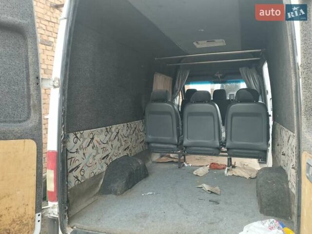 Белый Мерседес Sprinter, объемом двигателя 2.87 л и пробегом 900 тыс. км за 6000 $, фото 9 на Automoto.ua