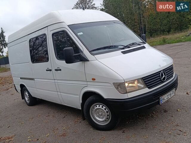 Белый Мерседес Sprinter, объемом двигателя 2.87 л и пробегом 400 тыс. км за 6150 $, фото 12 на Automoto.ua