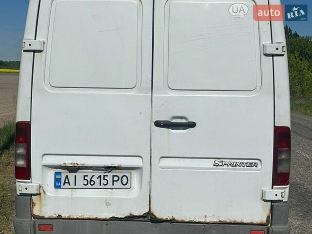 Белый Мерседес Sprinter, объемом двигателя 2.87 л и пробегом 480 тыс. км за 5000 $, фото 2 на Automoto.ua