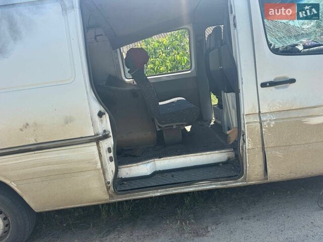 Белый Мерседес Sprinter, объемом двигателя 2.87 л и пробегом 650 тыс. км за 2800 $, фото 2 на Automoto.ua