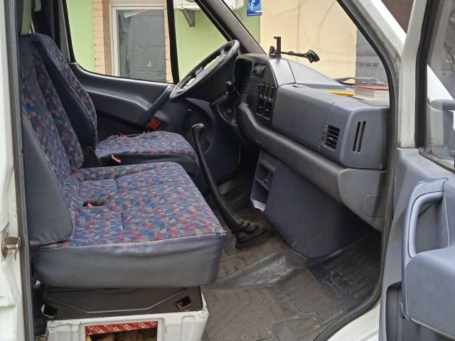 Белый Мерседес Sprinter, объемом двигателя 2.3 л и пробегом 450 тыс. км за 3600 $, фото 3 на Automoto.ua