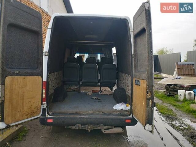 Белый Мерседес Sprinter, объемом двигателя 2.87 л и пробегом 900 тыс. км за 6000 $, фото 10 на Automoto.ua