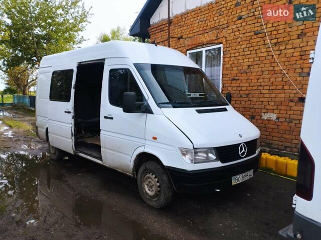 Белый Мерседес Sprinter, объемом двигателя 2.87 л и пробегом 900 тыс. км за 6000 $, фото 1 на Automoto.ua