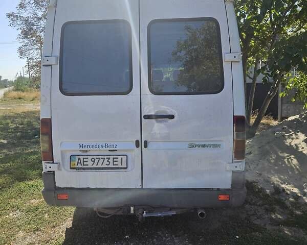 Белый Мерседес Sprinter, объемом двигателя 2.87 л и пробегом 550 тыс. км за 6500 $, фото 4 на Automoto.ua