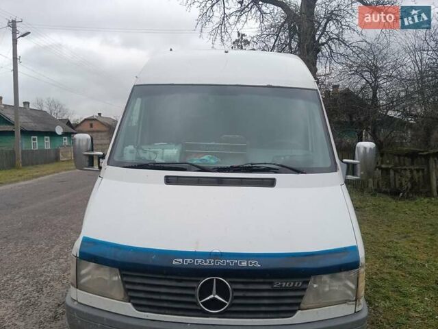 Белый Мерседес Sprinter, объемом двигателя 2.9 л и пробегом 590 тыс. км за 4000 $, фото 5 на Automoto.ua