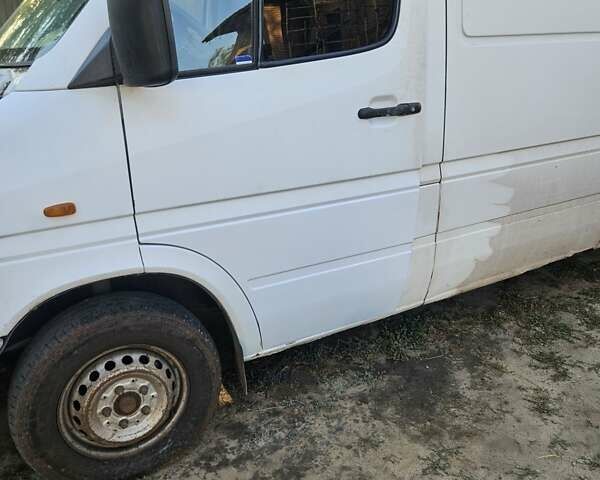 Белый Мерседес Sprinter, объемом двигателя 2.87 л и пробегом 550 тыс. км за 6500 $, фото 2 на Automoto.ua