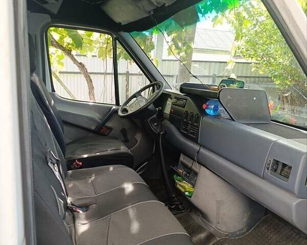 Белый Мерседес Sprinter, объемом двигателя 2.87 л и пробегом 750 тыс. км за 7000 $, фото 3 на Automoto.ua