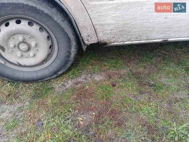 Белый Мерседес Sprinter, объемом двигателя 2.9 л и пробегом 590 тыс. км за 4000 $, фото 3 на Automoto.ua