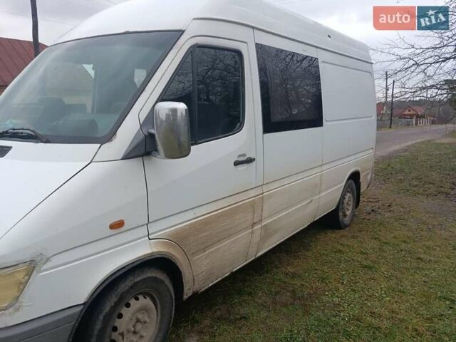 Белый Мерседес Sprinter, объемом двигателя 2.9 л и пробегом 590 тыс. км за 4000 $, фото 4 на Automoto.ua