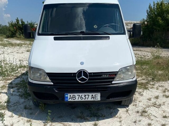 Белый Мерседес Sprinter, объемом двигателя 2.2 л и пробегом 833 тыс. км за 7400 $, фото 7 на Automoto.ua