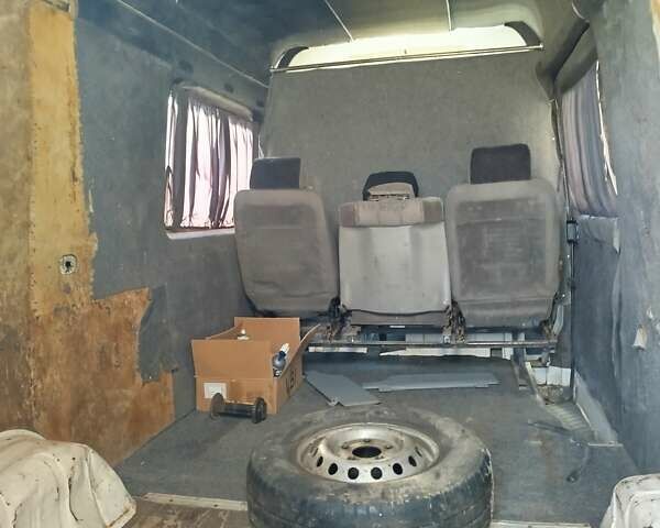 Белый Мерседес Sprinter, объемом двигателя 2.15 л и пробегом 700 тыс. км за 5200 $, фото 6 на Automoto.ua