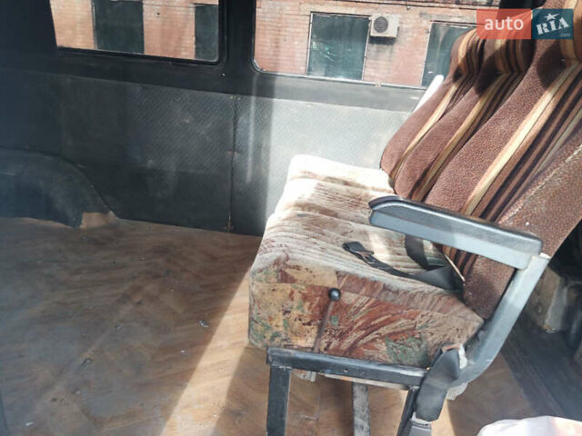 Білий Мерседес Sprinter, об'ємом двигуна 2.87 л та пробігом 380 тис. км за 7200 $, фото 3 на Automoto.ua