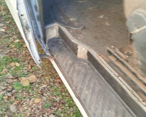 Белый Мерседес Sprinter, объемом двигателя 2.15 л и пробегом 700 тыс. км за 5200 $, фото 12 на Automoto.ua