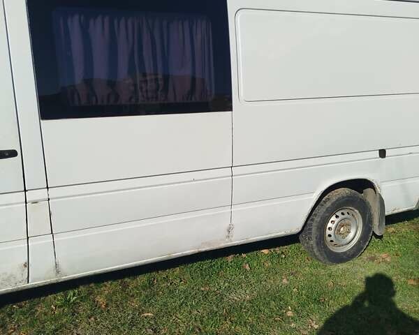 Белый Мерседес Sprinter, объемом двигателя 2.15 л и пробегом 700 тыс. км за 5200 $, фото 4 на Automoto.ua