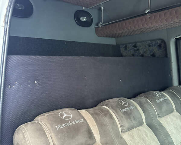 Белый Мерседес Sprinter, объемом двигателя 2.7 л и пробегом 300 тыс. км за 11000 $, фото 11 на Automoto.ua